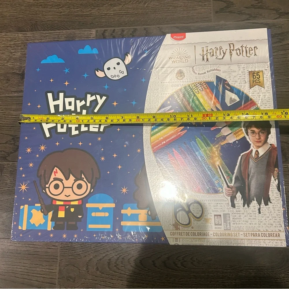 Harry Potter Coloring Book and Art Set - Picture 4 of 7